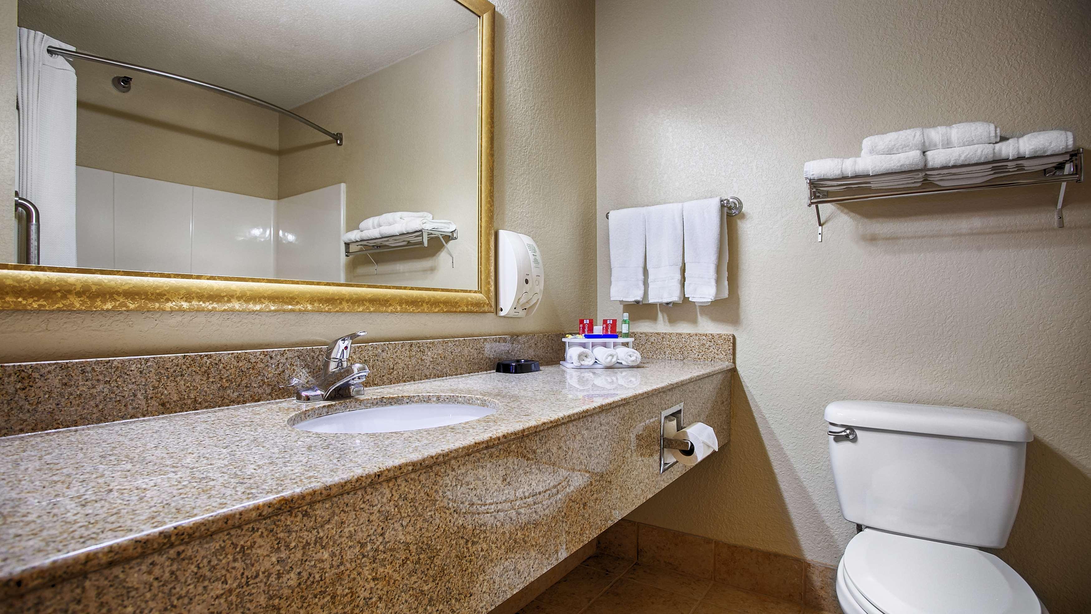 שאקופי Comfort Inn & Suites מראה חיצוני תמונה