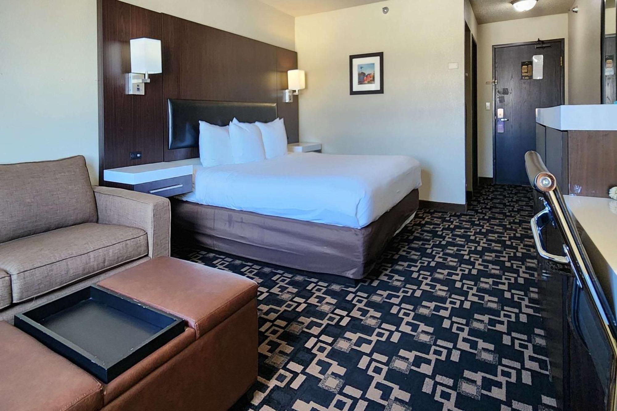 שאקופי Comfort Inn & Suites מראה חיצוני תמונה